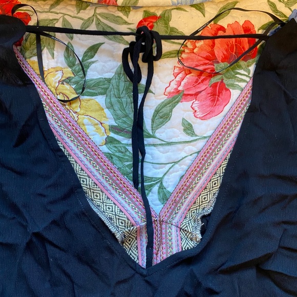 Beach Cover Up - Picture 2 of 3